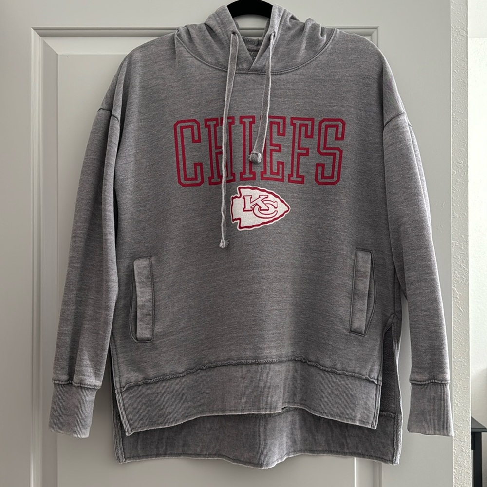 NWOT Chiefs hooded sweatshirt